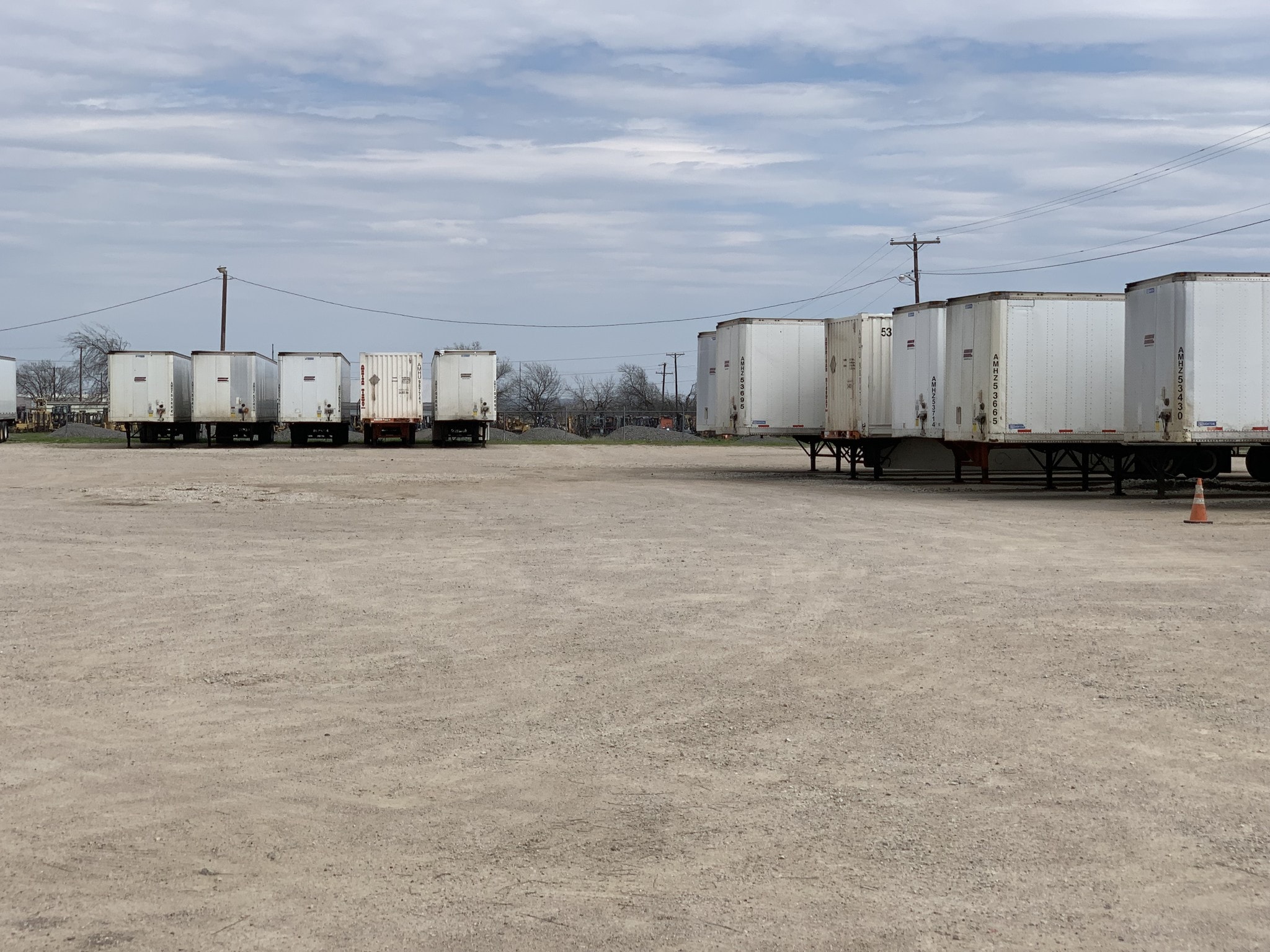 1815 E Hicks Field Rd, Fort Worth, TX à louer Photo principale– Image 1 sur 3