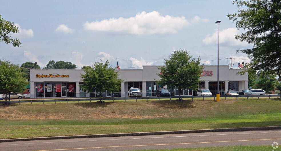 5179 US 51 N, Senatobia, MS à louer - Photo de l’immeuble – Image 2 sur 3