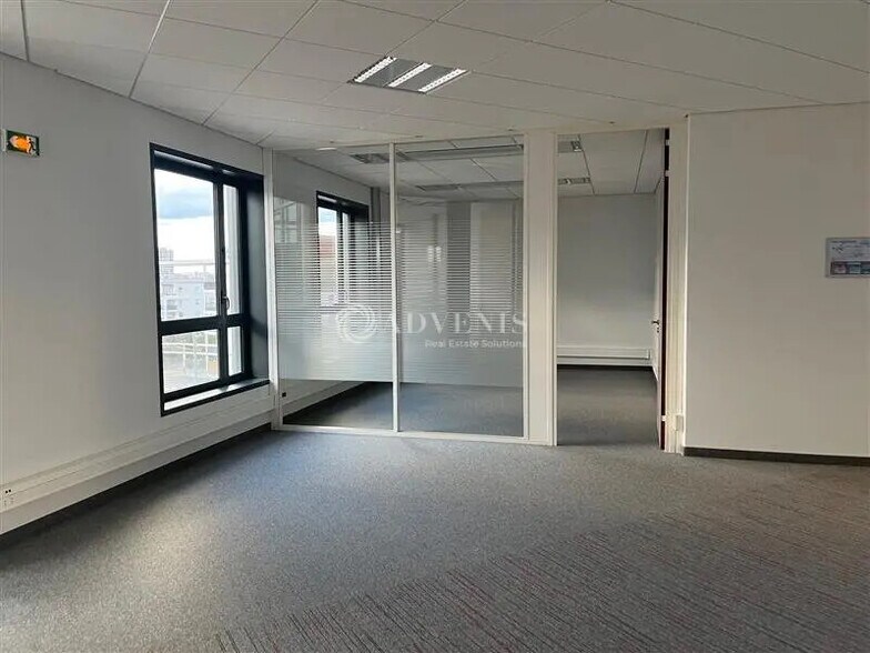 Bureau dans Tours à louer - Photo de l’immeuble – Image 2 sur 8