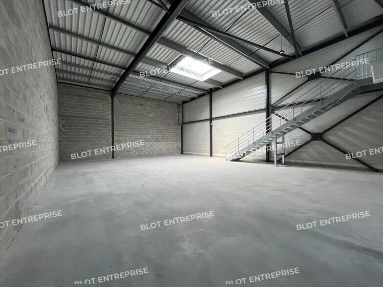 Local d’activités dans Saint-Herblain à louer - Photo de l’immeuble – Image 2 sur 7