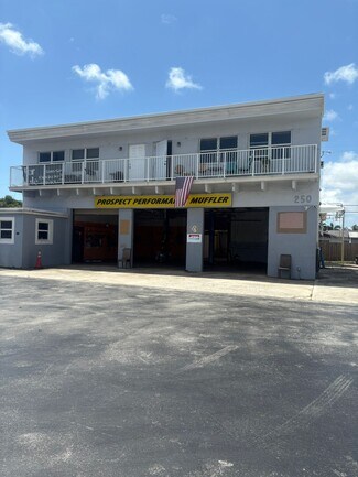 Plus de détails pour 250 NE 44th St, Oakland Park, FL - Industriel/Logistique à louer