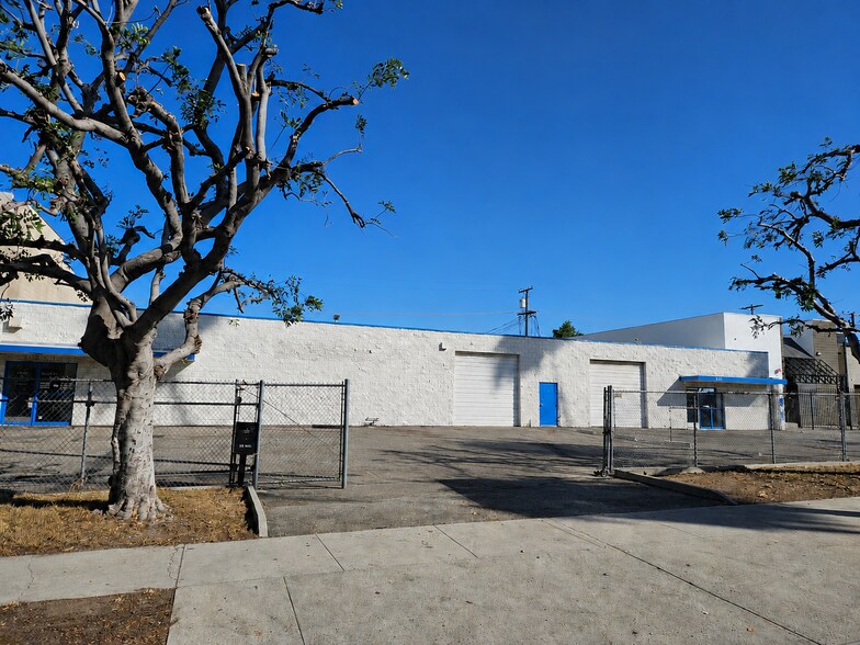 325-329 Mira Loma Ave, Glendale, CA à louer - Photo de l’immeuble – Image 1 sur 4