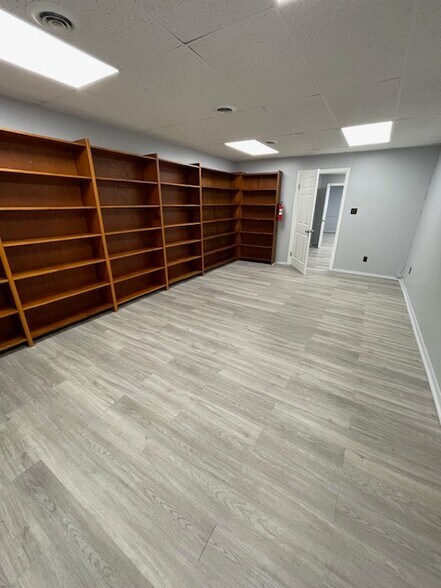 319 High St, Burlington, NJ à louer - Photo de l’immeuble – Image 2 sur 6