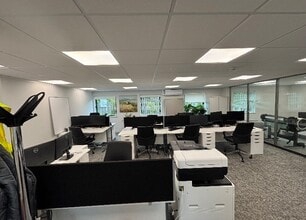 3-6 Hortons Way, Westerham à louer Photo intérieure– Image 2 sur 6