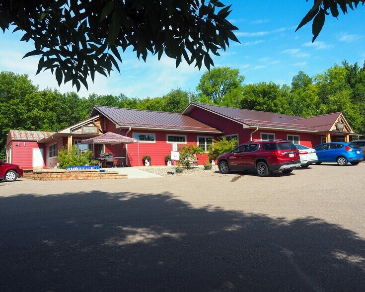 308 Syme Ave, Glenwood City, WI à vendre - Photo de l’immeuble – Image 2 sur 3