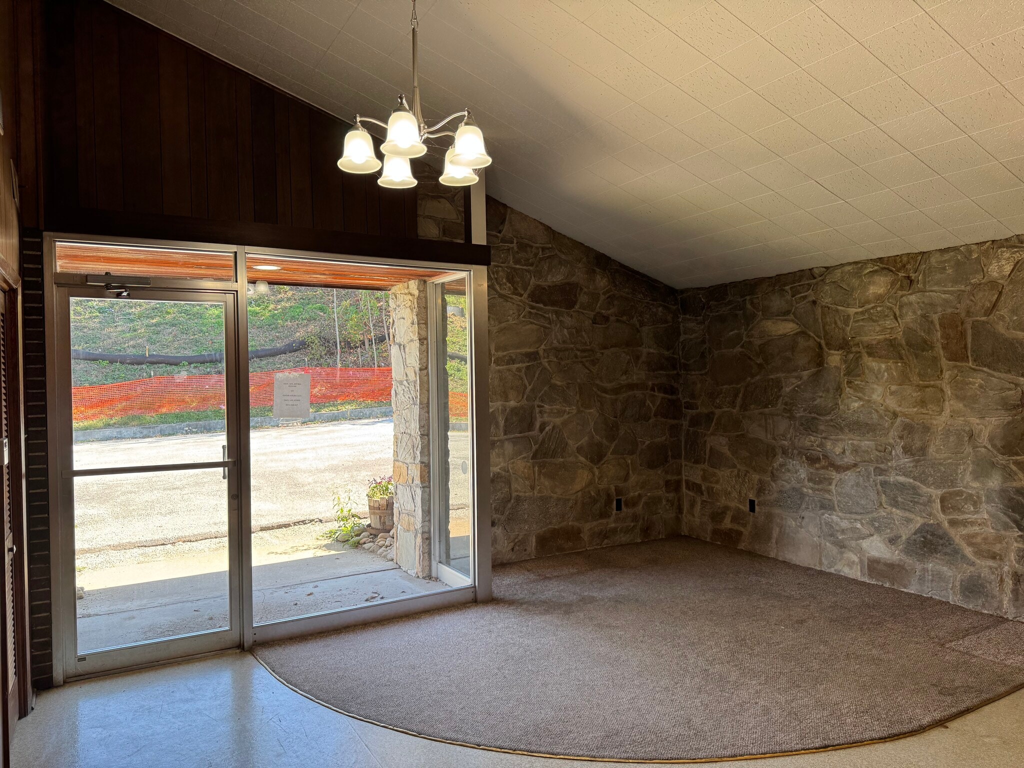 76 Clair St, Irwin, PA à louer Photo intérieure– Image 1 sur 5