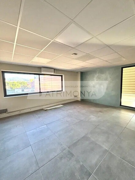 Bureau dans Aubagne à louer - Photo intérieure – Image 3 sur 17