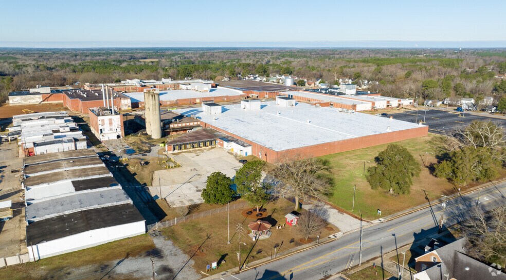 200 N 13th St, Erwin, NC à louer - Aérien – Image 2 sur 10