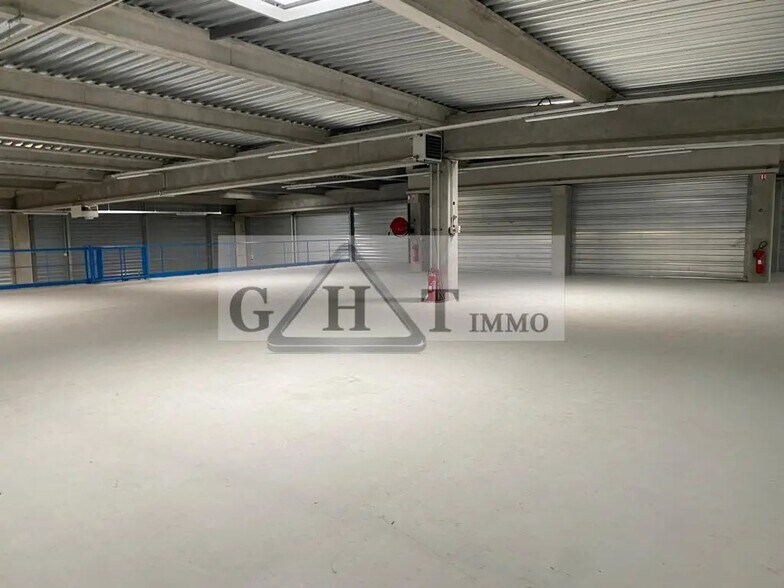 Industriel/Logistique dans Créteil à louer - Photo de l’immeuble – Image 2 sur 7