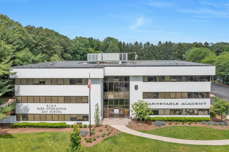 8 Wright Way, Oakland, NJ à vendre - Photo de l’immeuble – Image 2 sur 5