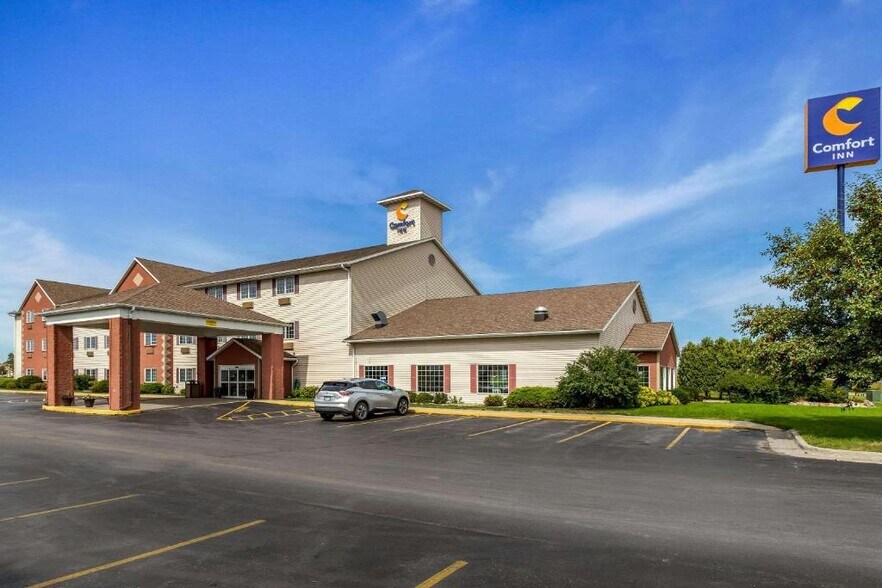 425 Timberland Dr, Story City, IA à vendre - Photo de l’immeuble – Image 2 sur 6