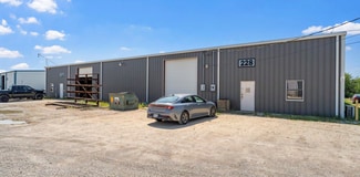 Plus de détails pour 228-232 S McLennan Loop, Elm Mott, TX - Industriel/Logistique à louer