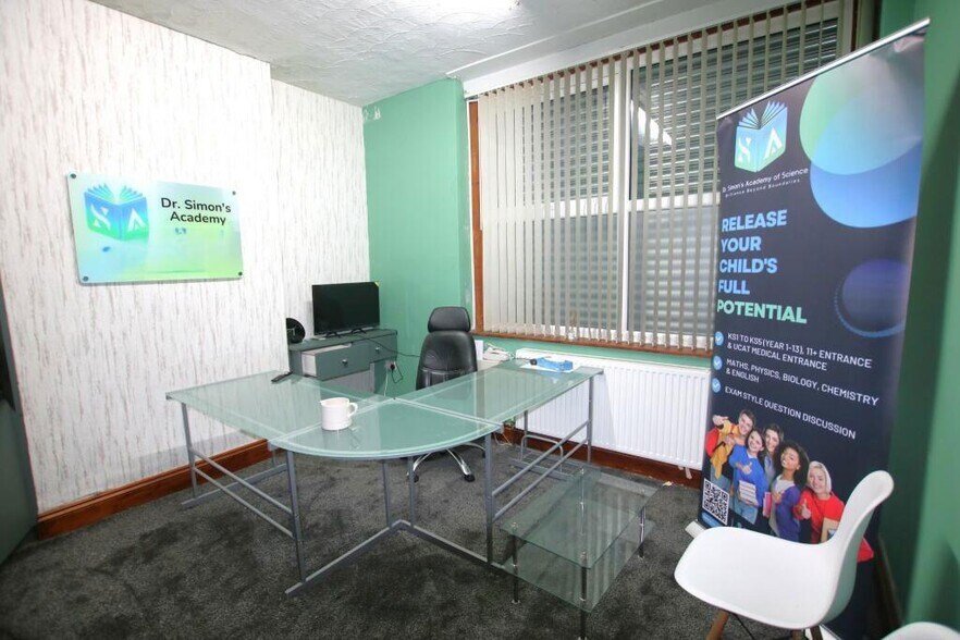 Davyfield Rd, Blackburn à vendre - Photo de l’immeuble – Image 2 sur 12