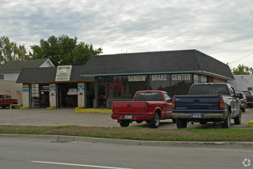 3850 28th St SW, Grandville, MI à vendre - Photo de l’immeuble – Image 2 sur 3