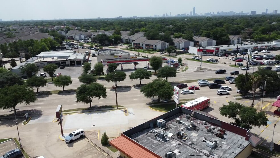 9211-9295 S Main St, Houston, TX à louer - Vidéo sur l’annonce professionnelle – Image 3 sur 20
