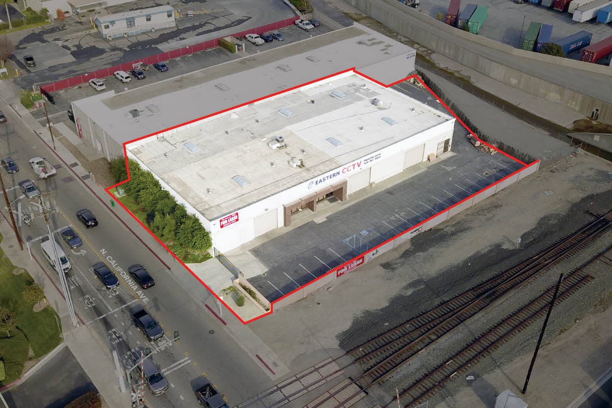 110-122 N California Ave, City of Industry, CA à louer Aérien– Image 1 sur 1
