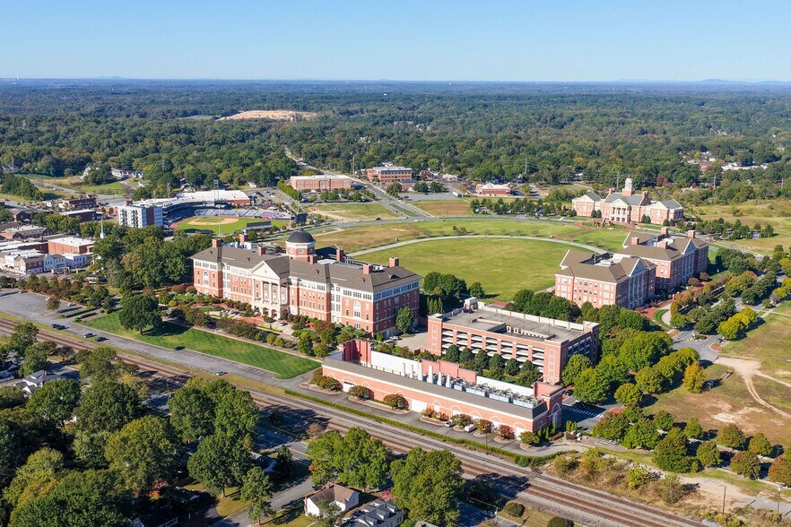 150 N Research Campus Dr, Kannapolis, NC à louer - Photo de l’immeuble – Image 2 sur 9