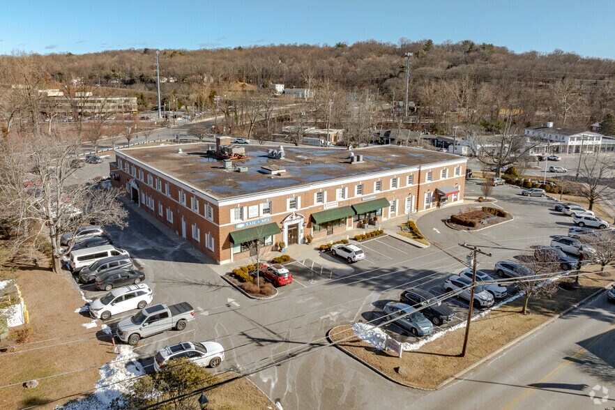 44 Old Ridgefield Rd, Wilton, CT à louer - Photo de l’immeuble – Image 2 sur 5