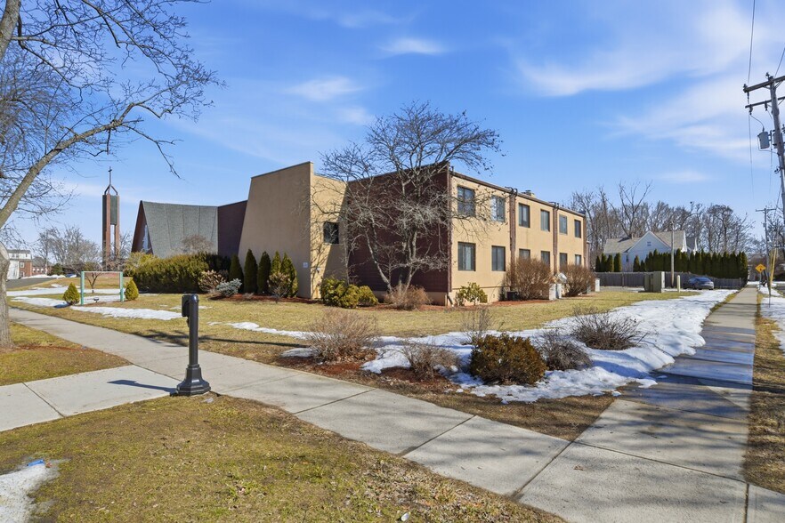 66 Broad St, Westfield, MA à vendre - Photo de l’immeuble – Image 2 sur 24