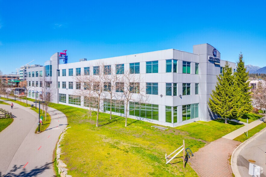 889 Harbourside Dr, North Vancouver, BC à louer - Photo de l’immeuble – Image 2 sur 3