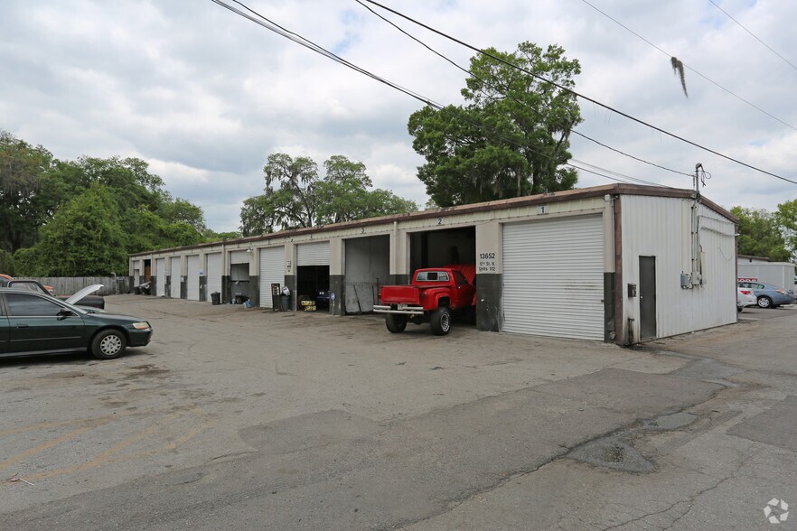 13652 N 12th St, Tampa, FL à louer - Photo principale – Image 1 sur 2