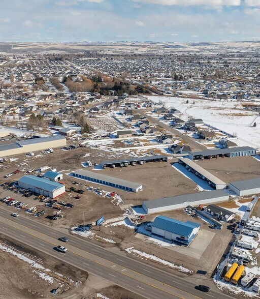 Yellowstone Industrial / Storage portefeuille de 2 biens à vendre sur LoopNet.fr - Photo de l’immeuble – Image 2 sur 5