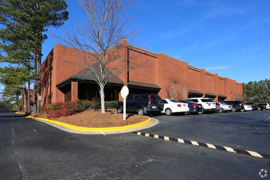 150 Hembree Park Dr, Roswell, GA à louer - Photo de l’immeuble – Image 1 sur 21