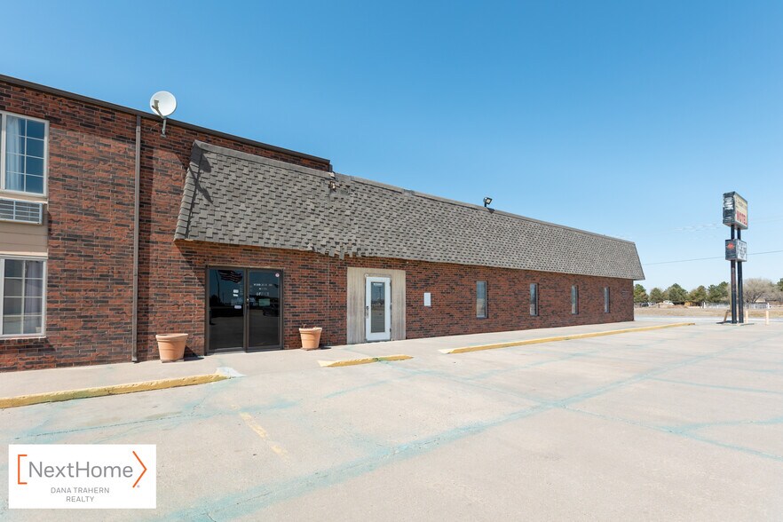 2093 W Oklahoma Ave, Ulysses, KS à vendre - Photo de l’immeuble – Image 2 sur 27