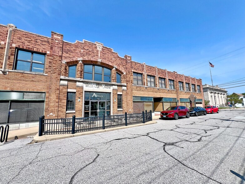 15 N 1st St, Belleville, IL à louer - Photo de l’immeuble – Image 3 sur 4