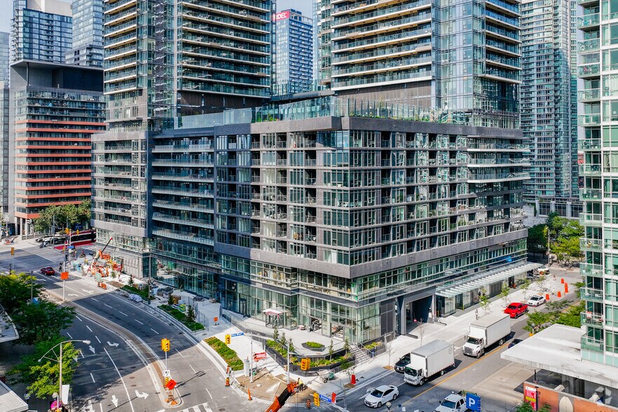 23 Spadina Ave, Toronto, ON à louer - Photo de l’immeuble – Image 3 sur 3