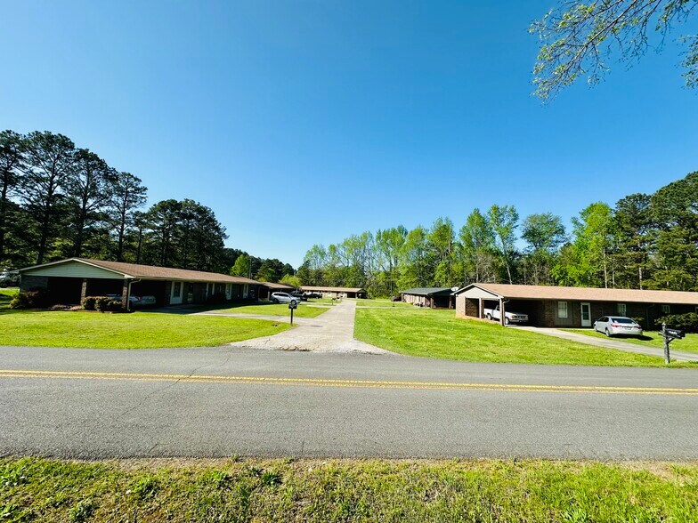290 Donahoo Rd SE, Silver Creek, GA à vendre - Photo principale – Image 2 sur 7
