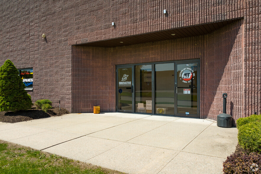 2 Frassetto Way, Lincoln Park, NJ à louer - Photo de l’immeuble – Image 3 sur 4