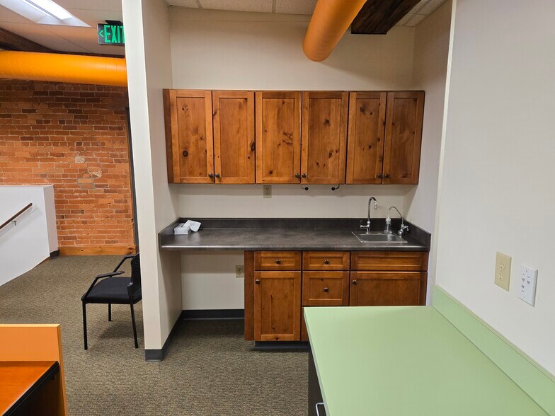 2020 E Washington Blvd, Fort Wayne, IN à louer - Photo intérieure – Image 2 sur 12