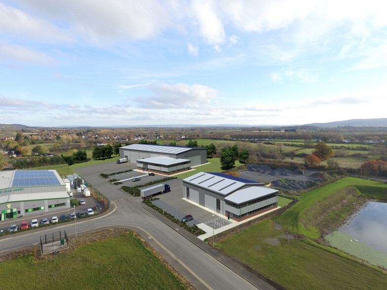 7 Aintree Rd, Pershore à louer - Photo de l’immeuble – Image 2 sur 9