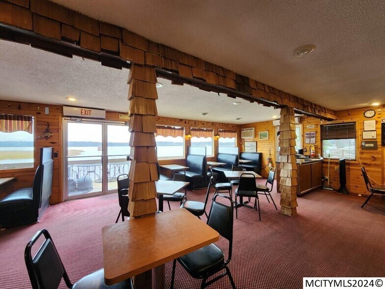 702 E Lake St, Ventura, IA à vendre - Photo intérieure – Image 3 sur 15