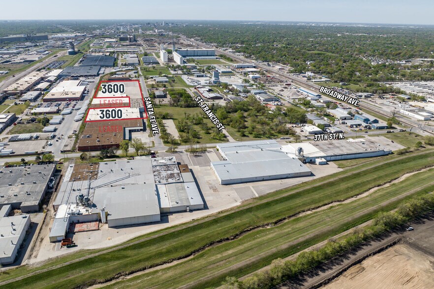 700 E 37th St N, Wichita, KS à louer - Aérien – Image 2 sur 7