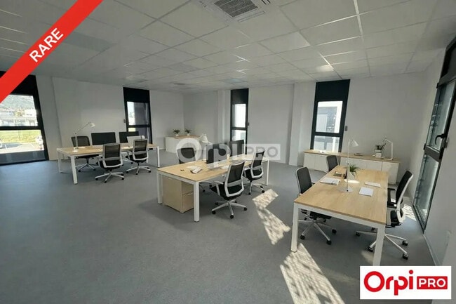 Plus de détails pour Bureau à louer