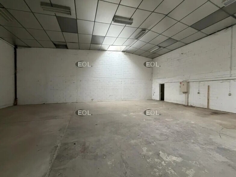 Local d’activités dans Saint-Michel-sur-Orge à louer - Photo intérieure – Image 2 sur 4