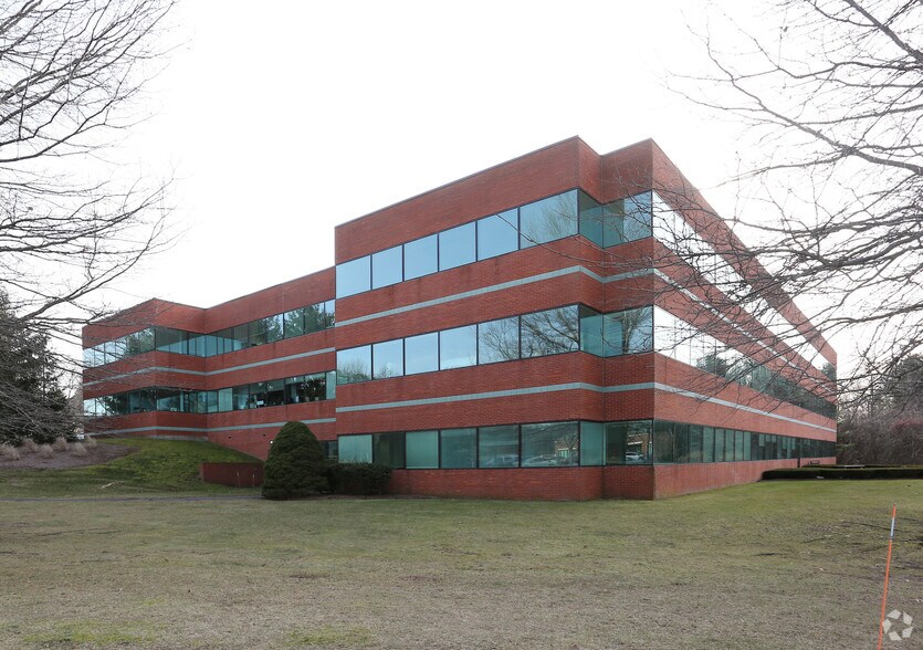 10 Executive Dr, Farmington, CT à louer - Photo de l’immeuble – Image 3 sur 16