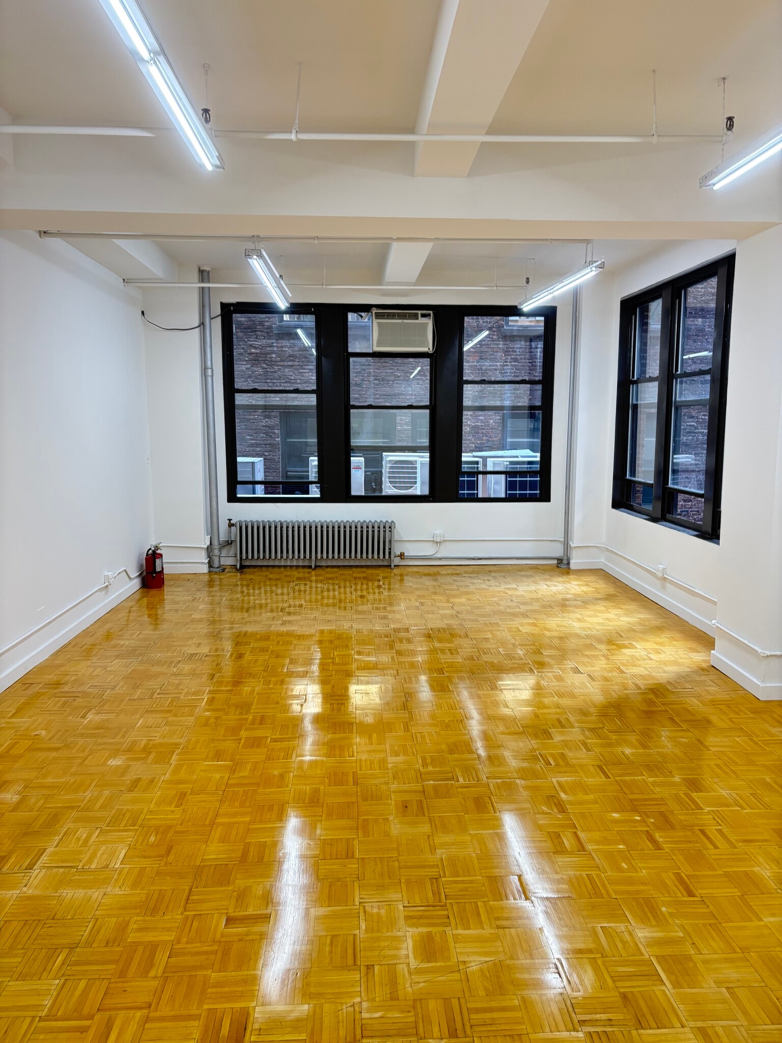 325 W 38th St, New York, NY à louer Photo intérieure– Image 1 sur 5