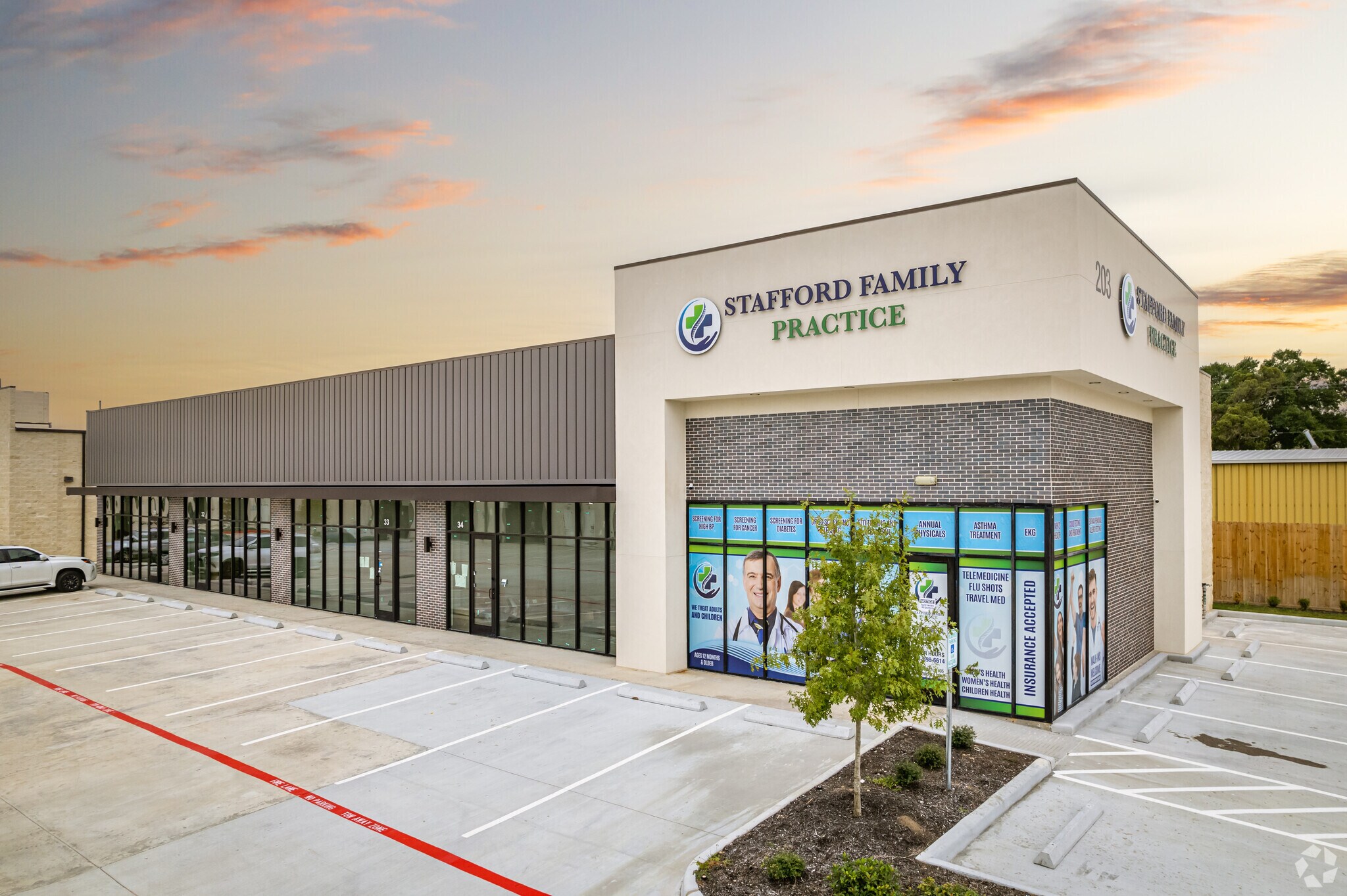 203 Brand Ln, Stafford, TX à vendre Photo principale– Image 1 sur 37