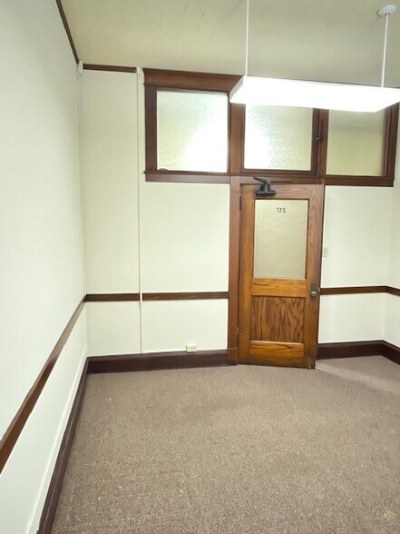 100 N Chestnut St, Champaign, IL à louer - Photo intérieure – Image 3 sur 8