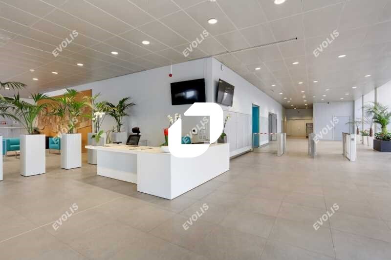 Bureau dans Pantin à vendre - Hall d’entrée – Image 1 sur 11