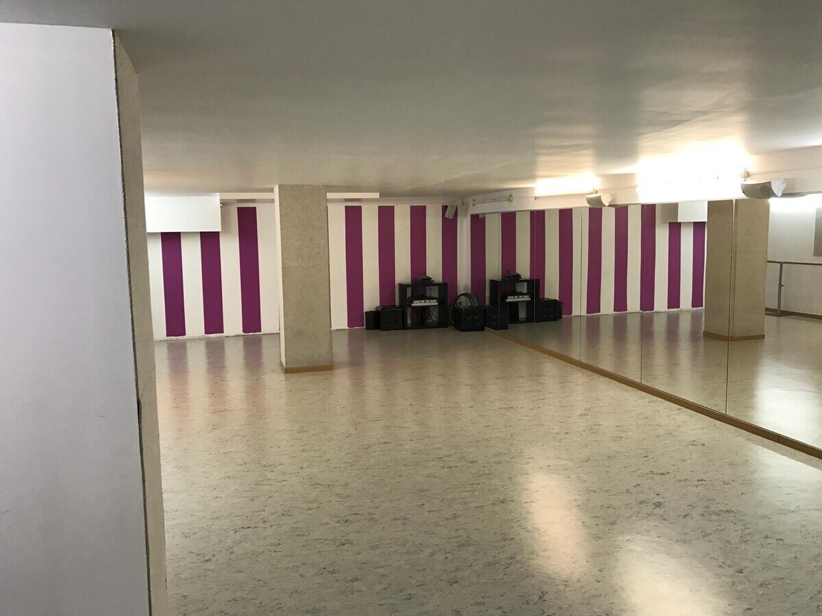 Cornellà de Llobregat, BAR 08940 - Lot 1 - - Photo intérieure - Image 2 of 3