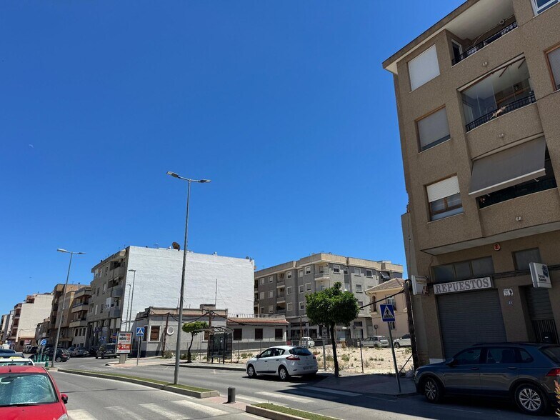 Avinguda General Bañuls, 19, Bigastro, Alicante à vendre - Photo de l’immeuble – Image 3 sur 7
