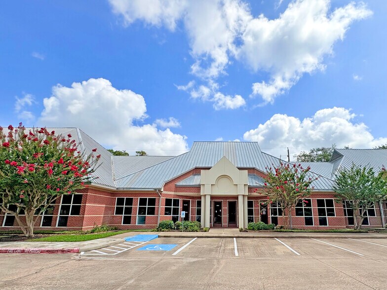 3425 Hwy 6, Sugar Land, TX à louer - Photo de l’immeuble – Image 2 sur 14