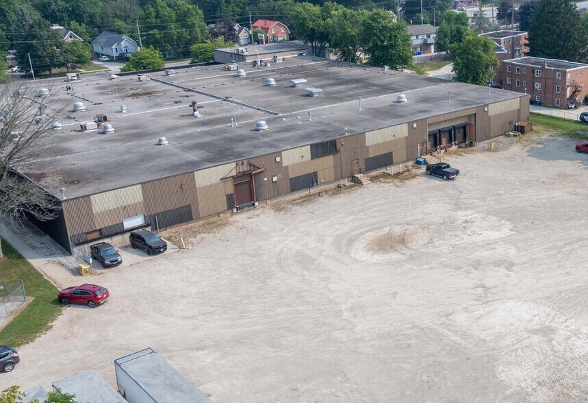 625 6th St, Owen Sound, ON à louer - Photo de l’immeuble – Image 2 sur 2