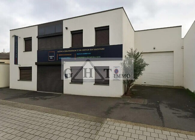 Plus de détails pour Local d'activités à louer