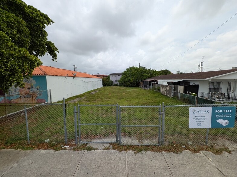33 W 3rd St, Hialeah, FL à vendre - Photo de l’immeuble – Image 3 sur 9