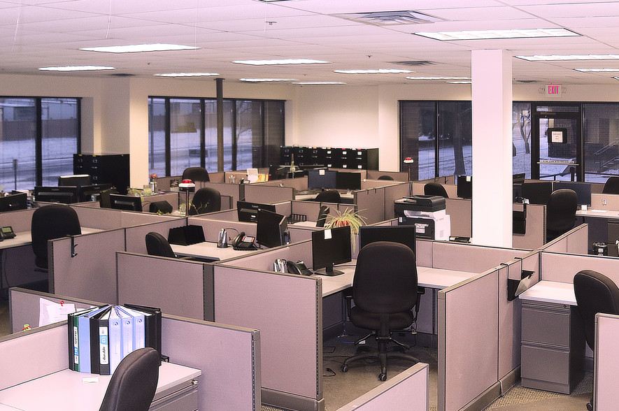 1301 Corporate Center Dr, Eagan, MN à louer - Photo de l’immeuble – Image 1 sur 5